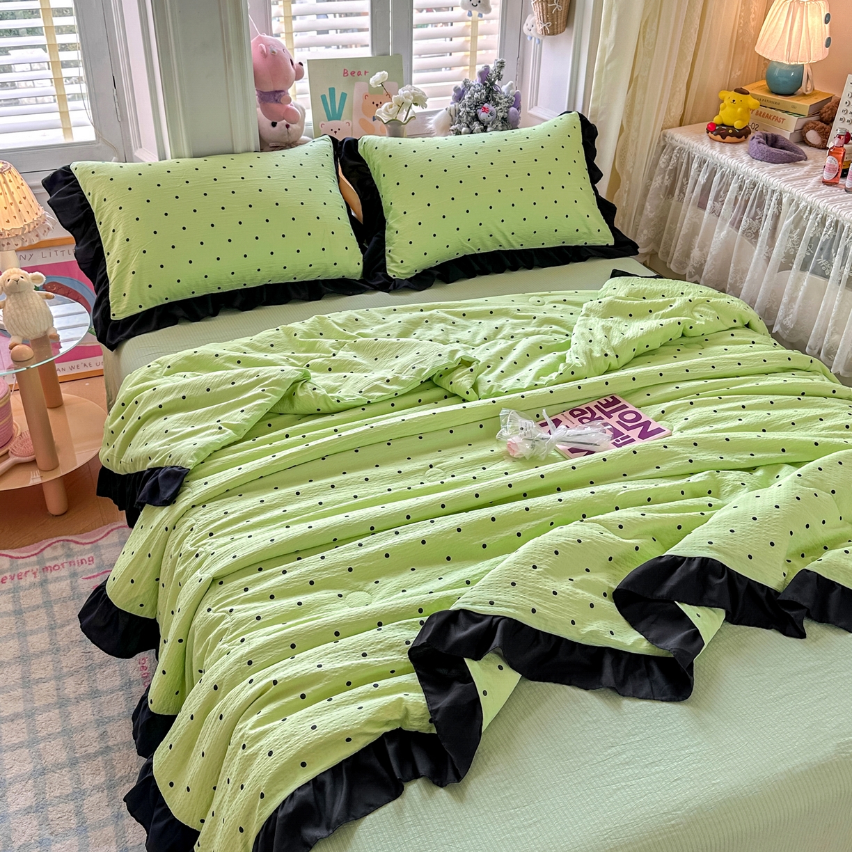 91家纺网 家纺一手货源 找家纺 优卡迪家纺馆 2026新款皱皱棉黑花边夏被四件套下载文件包含买家秀 波点生活-绿(花边款)