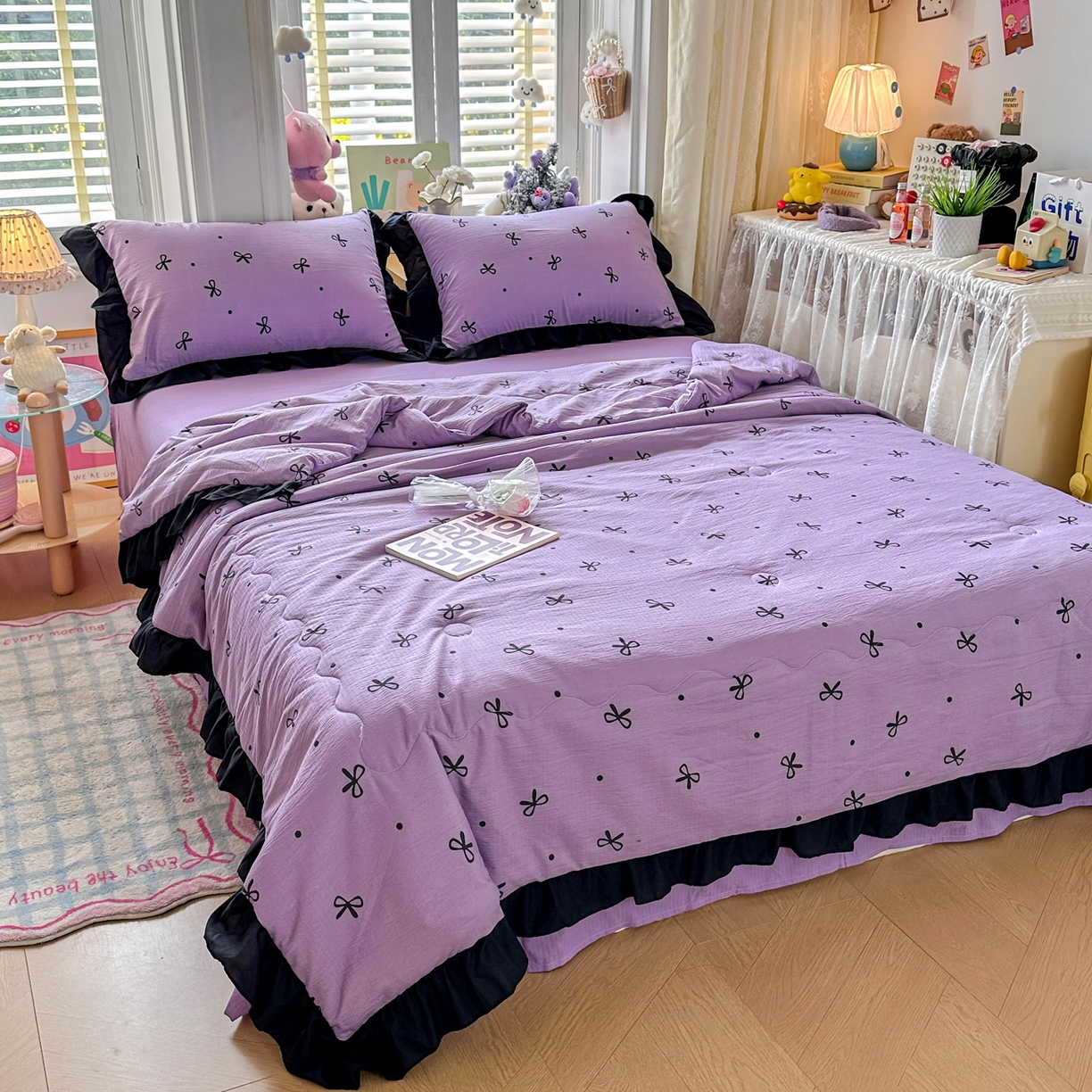 91家纺网 家纺一手货源 找家纺 优卡迪家纺馆 2026新款皱皱棉黑花边夏被四件套下载文件包含买家秀 紫苏(花边款)