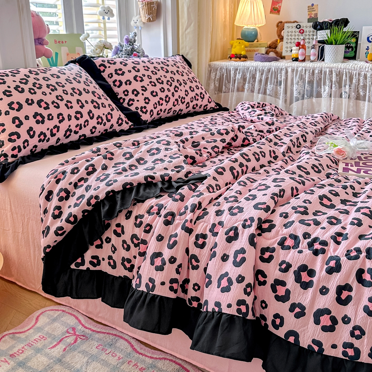 91家纺网 家纺一手货源 找家纺 优卡迪家纺馆 2026新款皱皱棉黑花边夏被四件套下载文件包含买家秀 云影星斑-粉(花边款)