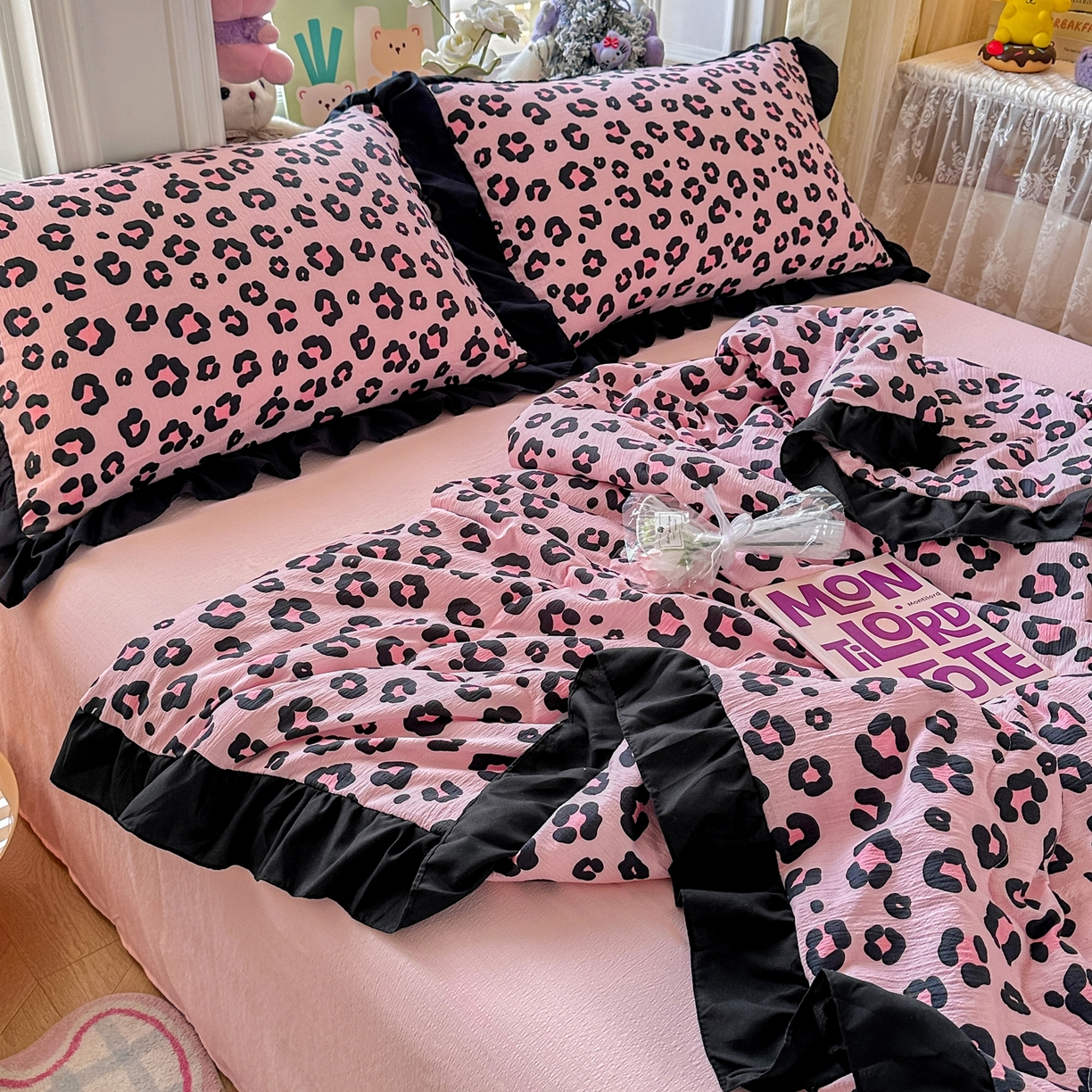 91家纺网 家纺一手货源 找家纺 优卡迪家纺馆 2026新款皱皱棉黑花边夏被四件套下载文件包含买家秀 云影星斑-粉(花边款)