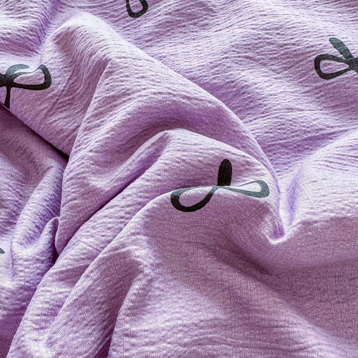 91家纺网 家纺一手货源 找家纺 优卡迪家纺馆 2026新款皱皱棉黑花边夏被四件套下载文件包含买家秀 紫苏(花边款)