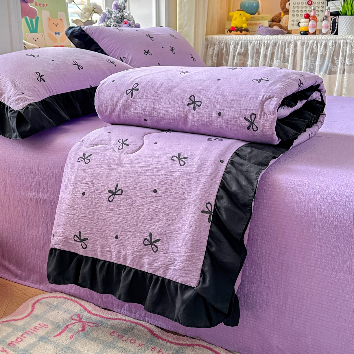 91家纺网 家纺一手货源 找家纺 优卡迪家纺馆 2026新款皱皱棉黑花边夏被四件套下载文件包含买家秀 紫苏(花边款)