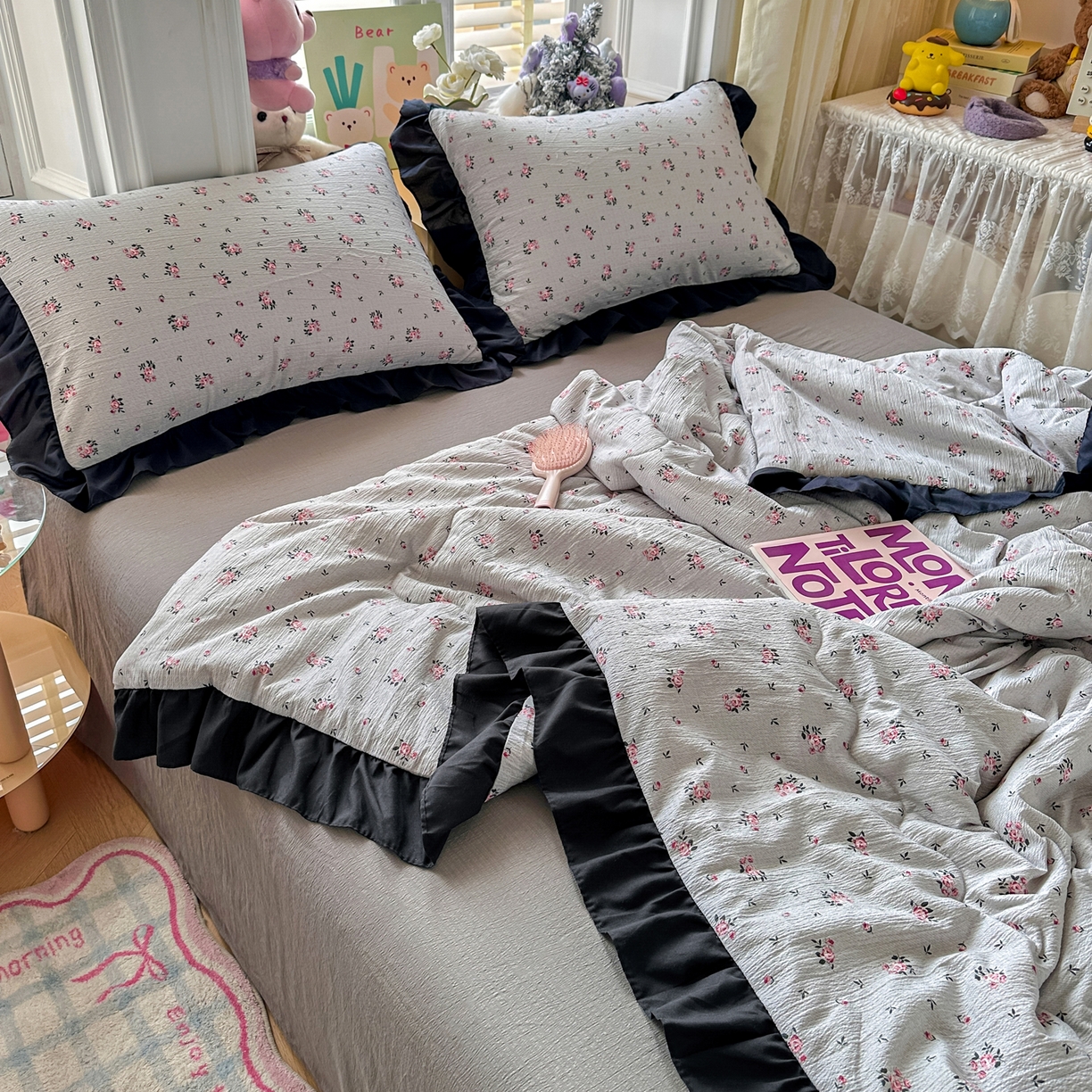 91家纺网 家纺一手货源 找家纺 优卡迪家纺馆 2026新款皱皱棉黑花边夏被四件套下载文件包含买家秀 花园日记(花边款)