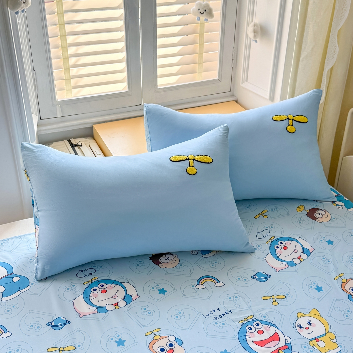 91家纺网 家纺一手货源 找家纺 优卡迪家纺馆 2026新款水洗棉印加绣夏被四件套下载文件包含买家秀 机器猫-天蓝