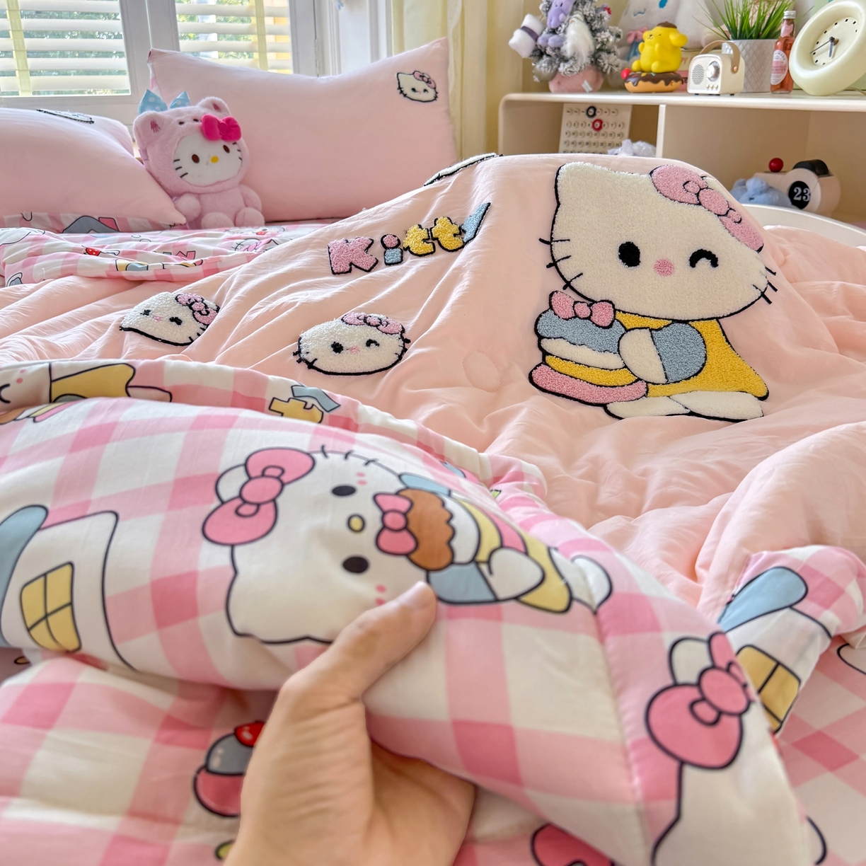 91家纺网 家纺一手货源 找家纺 优卡迪家纺馆 2026新款水洗棉印加绣夏被四件套下载文件包含买家秀 甜梦小喵-玉粉