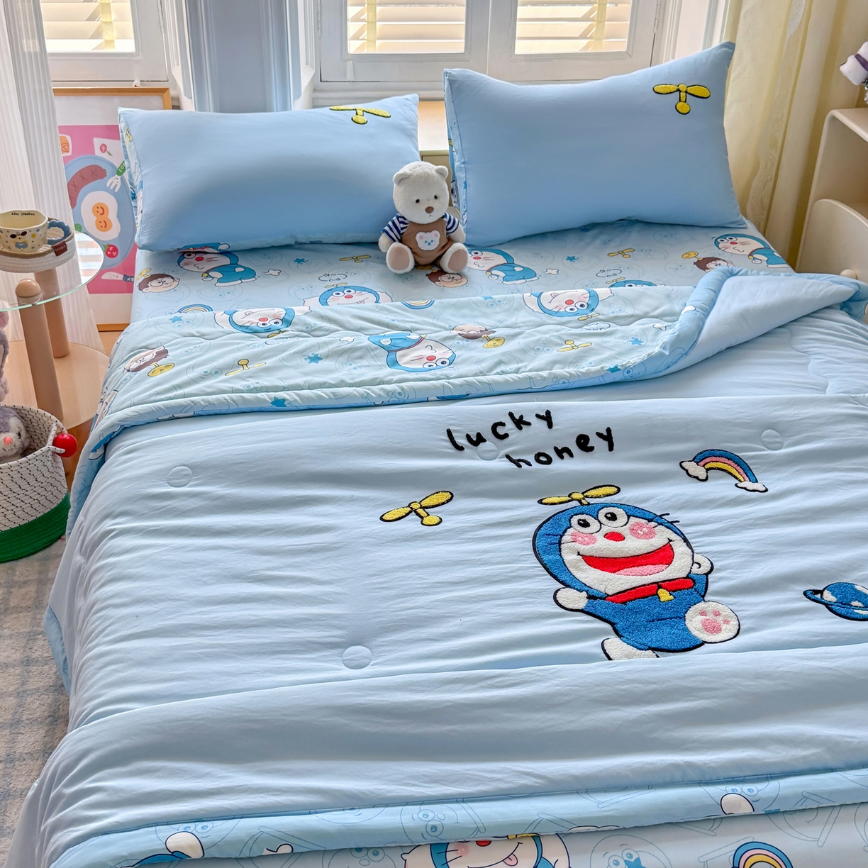 91家纺网 家纺一手货源 找家纺 优卡迪家纺馆 2026新款水洗棉印加绣夏被四件套下载文件包含买家秀 机器猫-天蓝