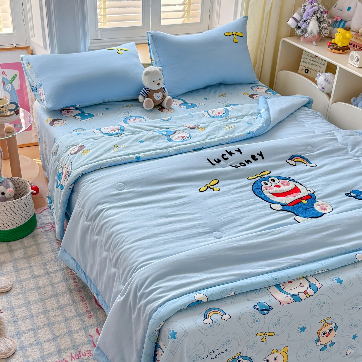 91家纺网 家纺一手货源 找家纺 优卡迪家纺馆 2026新款水洗棉印加绣夏被四件套下载文件包含买家秀 机器猫-天蓝