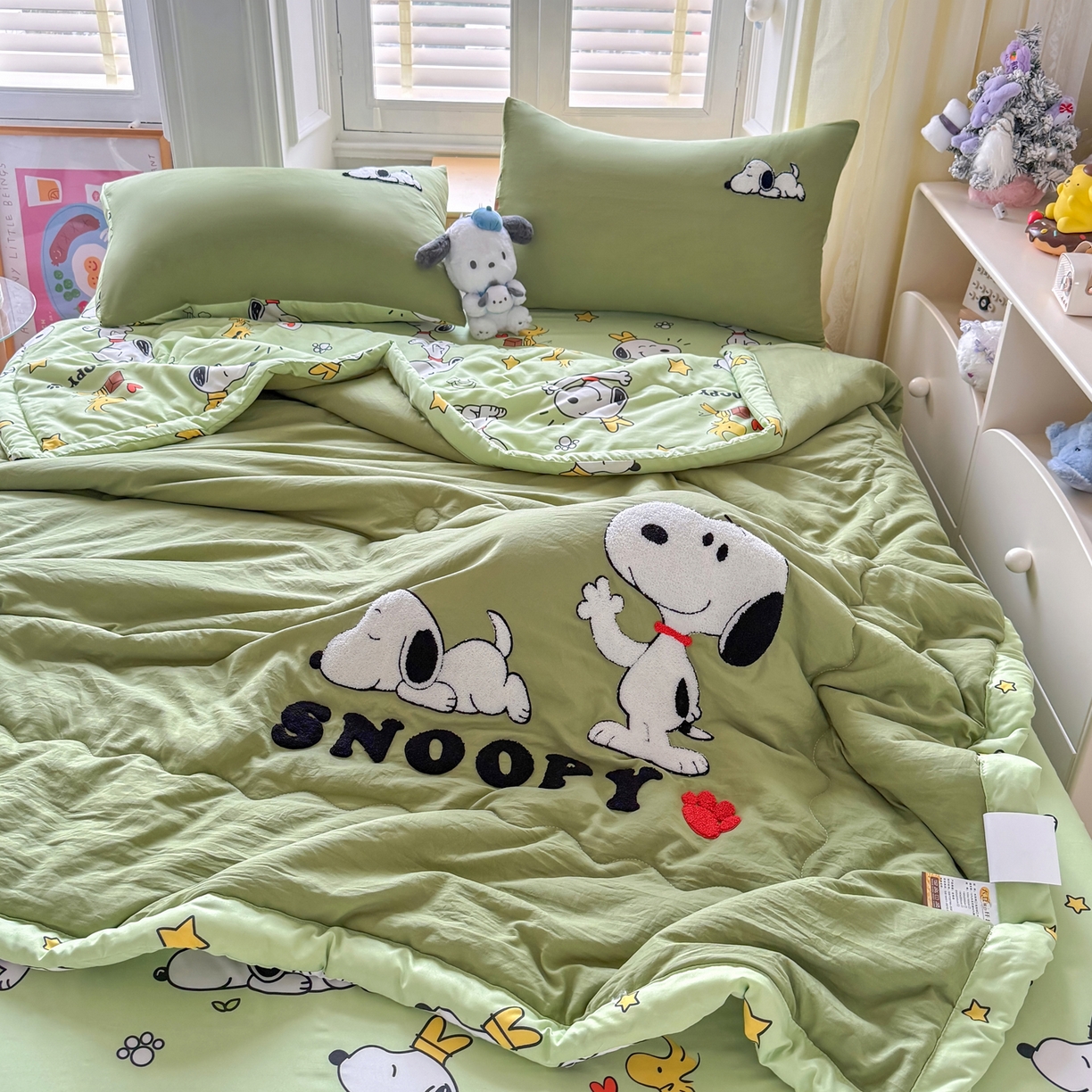 91家纺网 家纺一手货源 找家纺 优卡迪家纺馆 2026新款水洗棉印加绣夏被四件套下载文件包含买家秀 花生布丁狗-茶绿