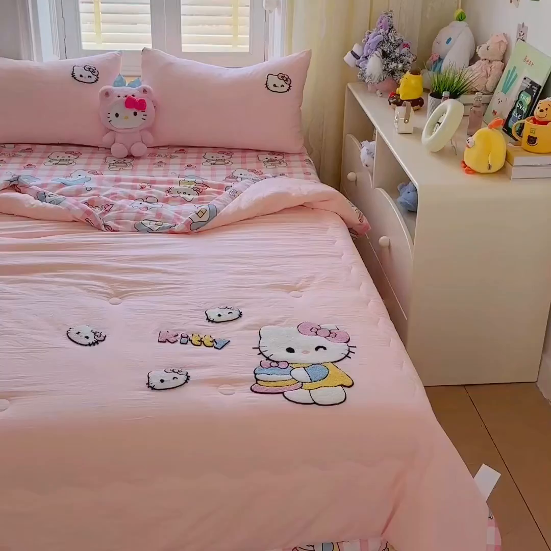 91家纺网 家纺一手货源 找家纺 优卡迪家纺馆 2026新款水洗棉印加绣夏被四件套下载文件包含买家秀 甜梦小喵-玉粉