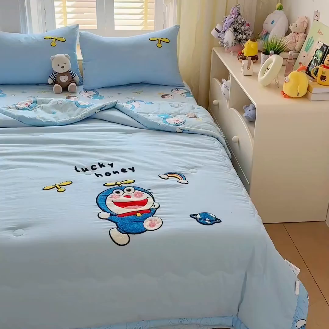 91家纺网 家纺一手货源 找家纺 优卡迪家纺馆 2026新款水洗棉印加绣夏被四件套下载文件包含买家秀 机器猫-天蓝