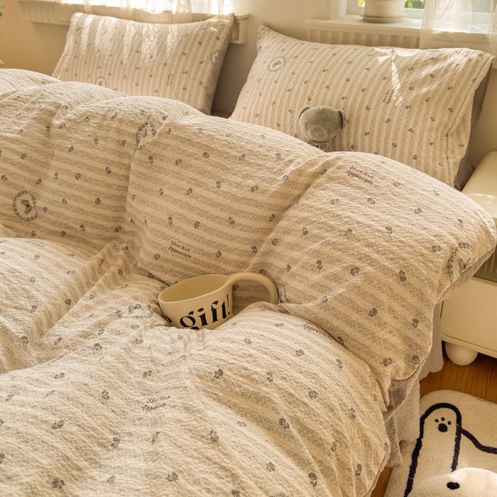 91家纺网 家纺一手货源 找家纺 凤杰家纺 2026新款云感双层纱床盖四件套 暖灰蝶影