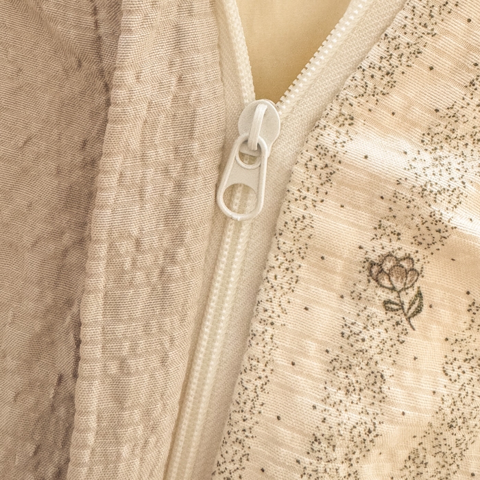 91家纺网 家纺一手货源 找家纺 凤杰家纺 2026新款云感双层纱床盖四件套 暖灰蝶影