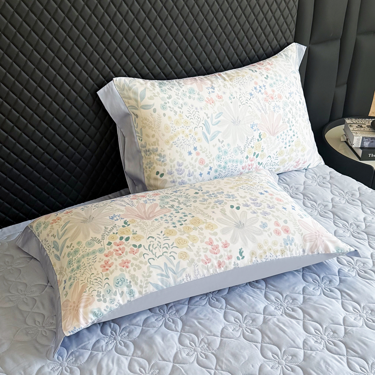 91家纺网 家纺一手货源 找家纺 三俏家纺 2026新款夏被100%莱赛尔天丝数码印花床盖款夏被四件套60支天丝夏凉被 漫花遍野