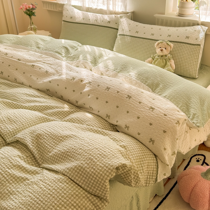 91家纺网 家纺一手货源 找家纺 凤杰家纺 2026新款云感双层纱床盖四件套 浅绿格纹