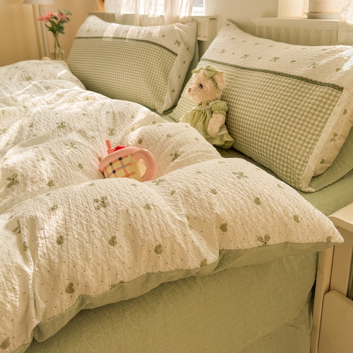 91家纺网 家纺一手货源 找家纺 凤杰家纺 2026新款云感双层纱床盖四件套 浅绿格纹