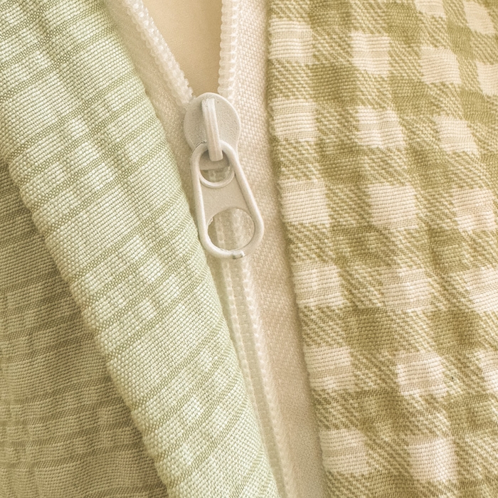 91家纺网 家纺一手货源 找家纺 凤杰家纺 2026新款云感双层纱床盖四件套 浅绿格纹