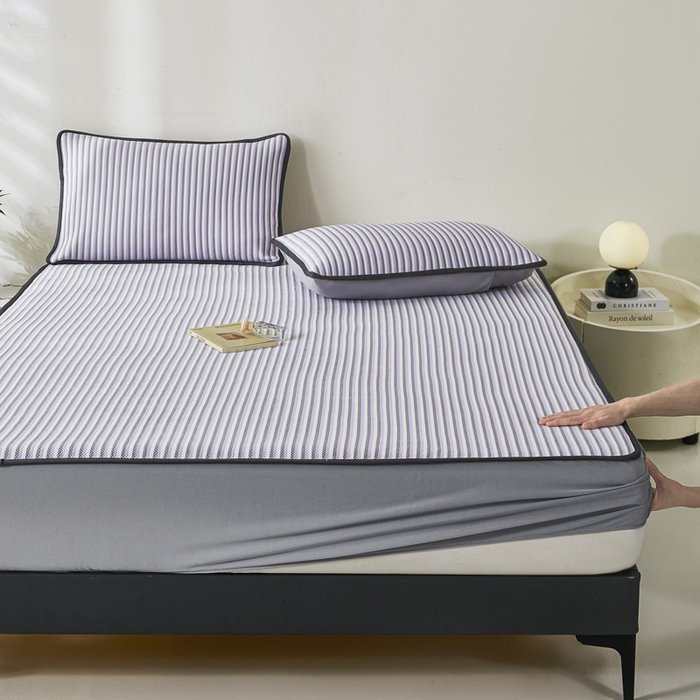 91家纺网 家纺一手货源 找家纺 （总）源舍家纺 2026新款乙纶PE国标凉席律动无印风条纹可机洗凉感值0.31床单款床笠款