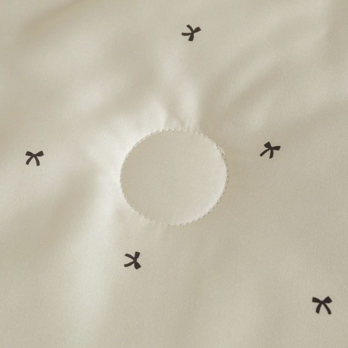 91家纺网 家纺一手货源 找家纺 爱彼家纺 2026新款冰丝印花夏被四件套滚边设计款冰丝空调被印花单夏被-系列一 奶杏四叶草