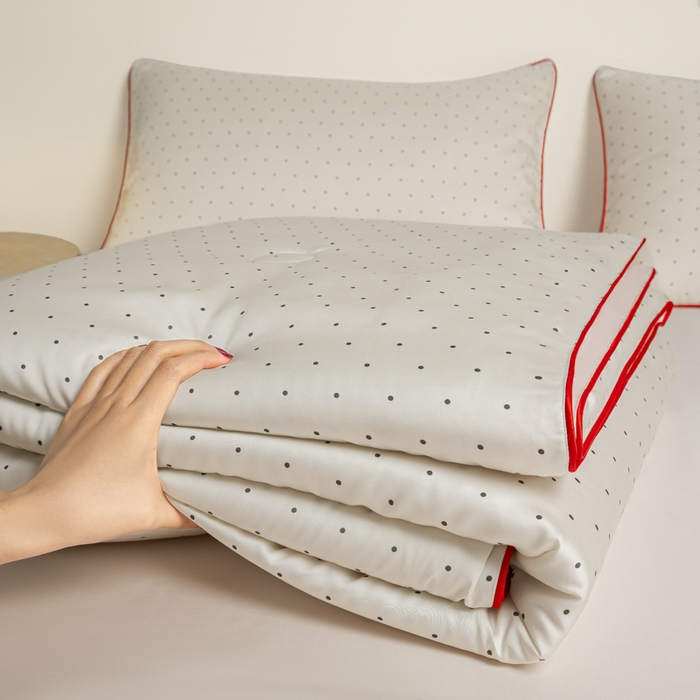 91家纺网 家纺一手货源 找家纺 爱彼家纺 2026新款冰丝印花夏被四件套滚边设计款冰丝空调被印花单夏被-系列一 夜影郁香