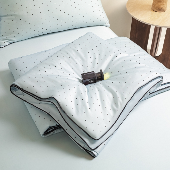 爱彼家纺 2026新款冰丝印花夏被四件套滚边设计款冰丝空调被印花单夏被-系列一 青雾波点