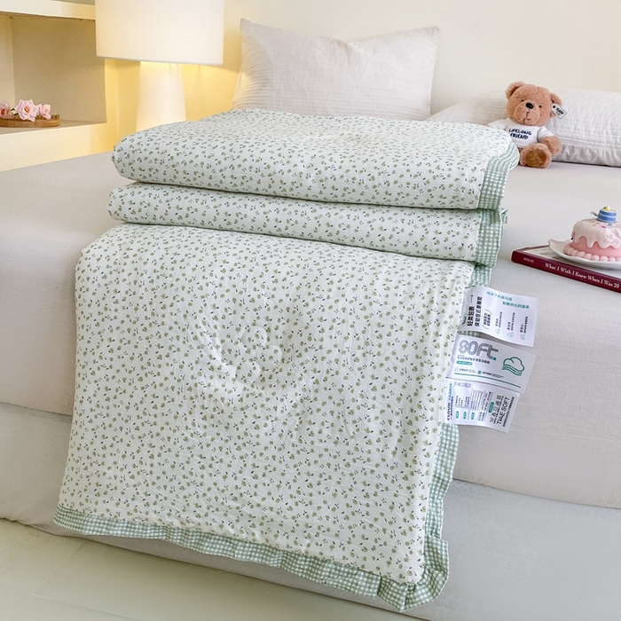 宇淳国际 2026新款水洗棉荷叶边夏凉被 浅绿云烟