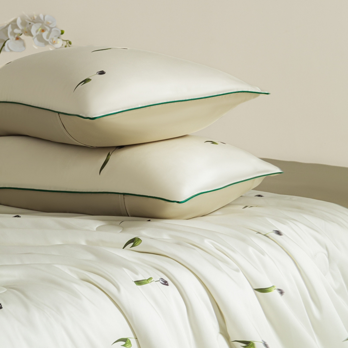 91家纺网 家纺一手货源 找家纺 爱彼家纺 2026新款冰丝印花夏被四件套滚边设计款冰丝空调被印花单夏被-系列一 奶杏郁金香