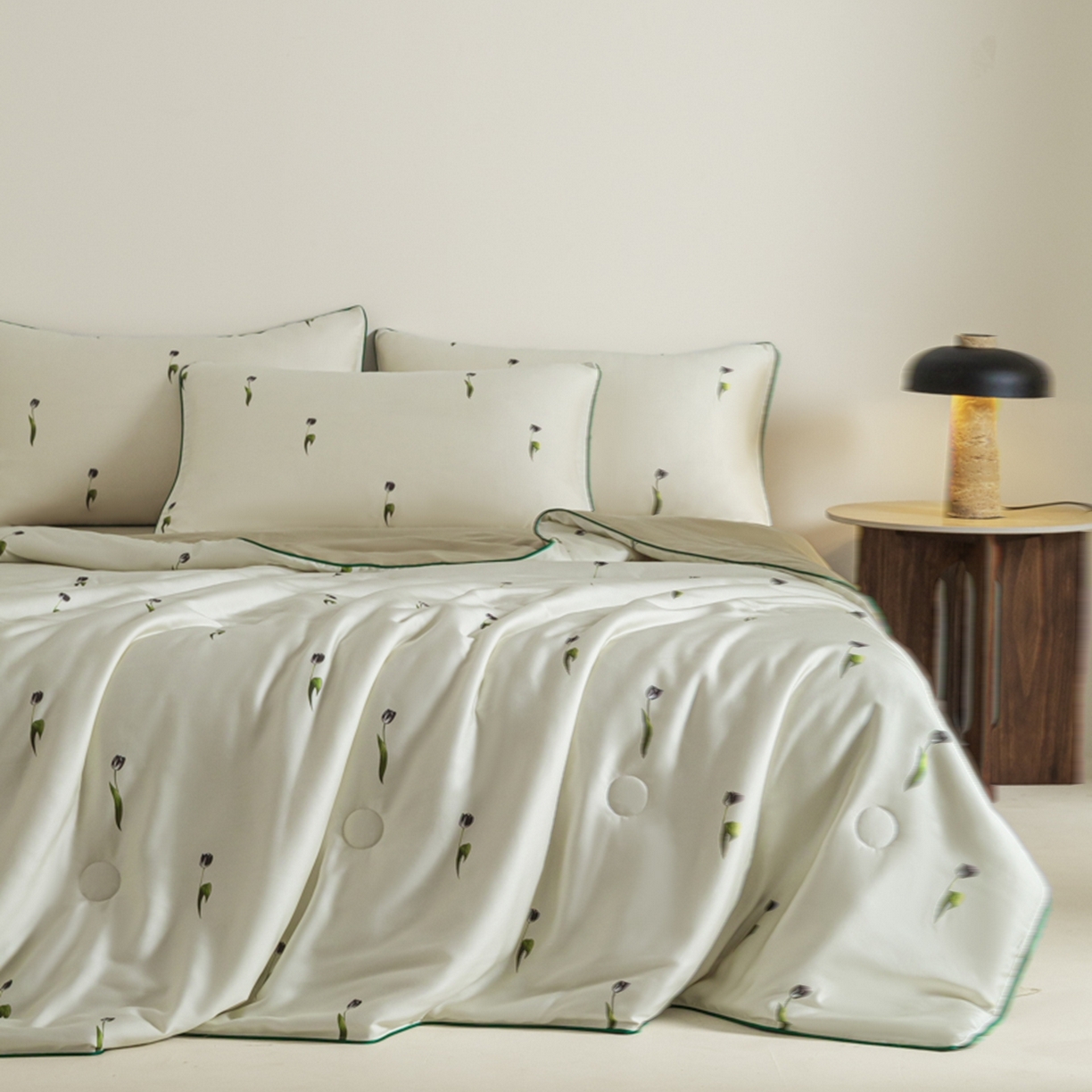 91家纺网 家纺一手货源 找家纺 爱彼家纺 2026新款冰丝印花夏被四件套滚边设计款冰丝空调被印花单夏被-系列一 奶杏郁金香