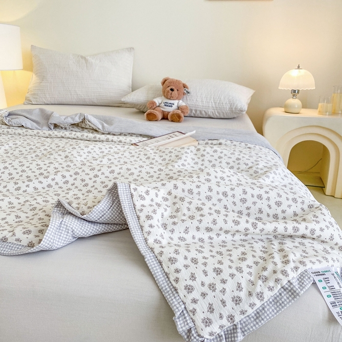 91家纺网 家纺一手货源 找家纺 宇淳国际 2026新款水洗棉荷叶边夏凉被 田园碎梦