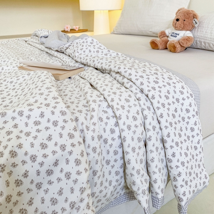 91家纺网 家纺一手货源 找家纺 宇淳国际 2026新款水洗棉荷叶边夏凉被 田园碎梦