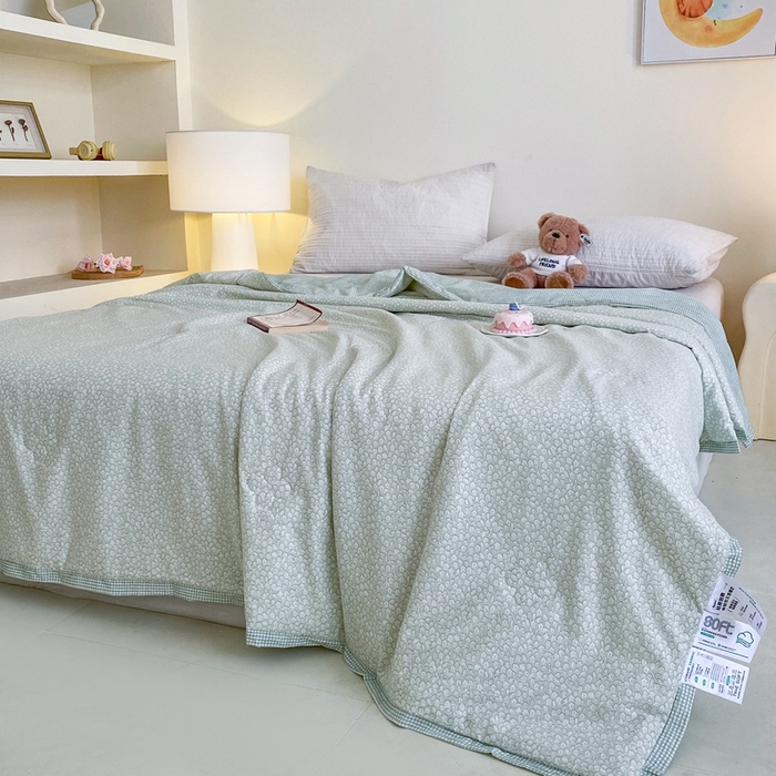 91家纺网 家纺一手货源 找家纺 宇淳国际 2026新款水洗棉荷叶边夏凉被 叶影青踪