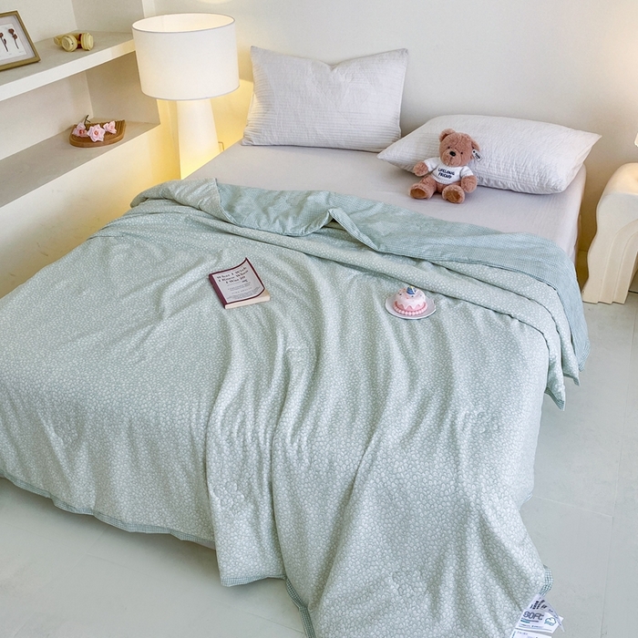 91家纺网 家纺一手货源 找家纺 宇淳国际 2026新款水洗棉荷叶边夏凉被 叶影青踪