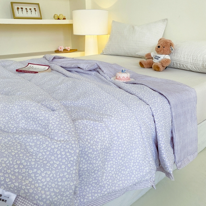 91家纺网 家纺一手货源 找家纺 宇淳国际 2026新款水洗棉荷叶边夏凉被 紫赯碎梦