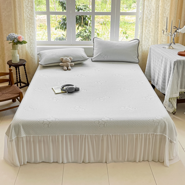 91家纺网 家纺一手货源 找家纺 （总）悦织湾家纺 2026新款提花凉豆豆凉席三件套夏季3D豆豆席冰爽席子床裙款蝴蝶结小熊系列