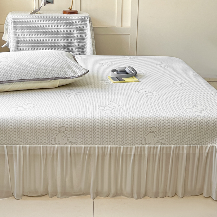 91家纺网 家纺一手货源 找家纺 悦织湾家纺 2026新款提花凉豆豆凉席三件套夏季3D豆豆席冰爽席子床裙款蝴蝶结小熊系列 床裙款-暴力熊灰