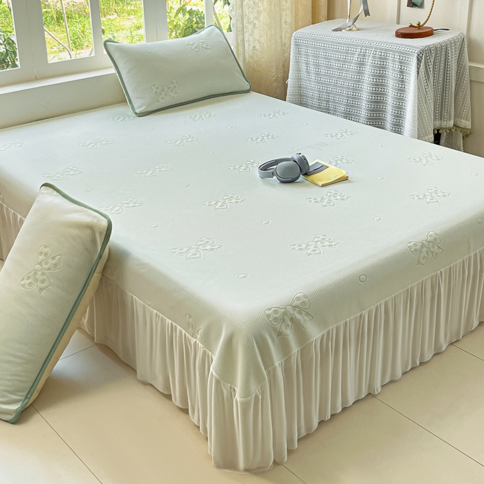 91家纺网 家纺一手货源 找家纺 悦织湾家纺 2026新款提花凉豆豆凉席三件套夏季3D豆豆席冰爽席子床裙款蝴蝶结小熊系列 床裙款-蝴蝶结绿