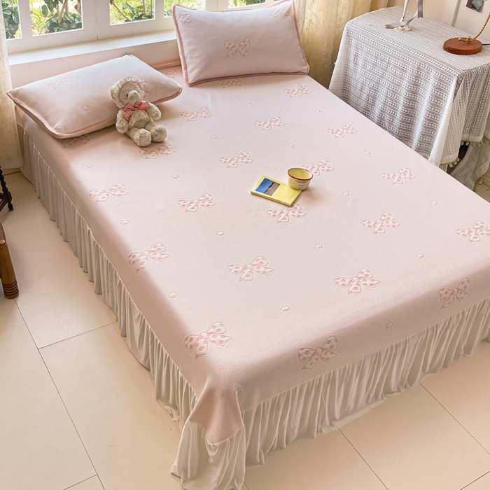 91家纺网 家纺一手货源 找家纺 悦织湾家纺 2026新款提花凉豆豆凉席三件套夏季3D豆豆席冰爽席子床裙款蝴蝶结小熊系列 床裙款-蝴蝶结粉