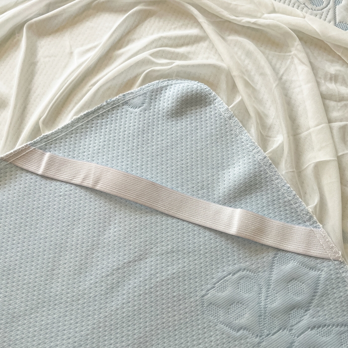 91家纺网 家纺一手货源 找家纺 悦织湾家纺 2026新款提花凉豆豆凉席三件套夏季3D豆豆席冰爽席子床裙款蝴蝶结小熊系列 床裙款-蝴蝶结蓝