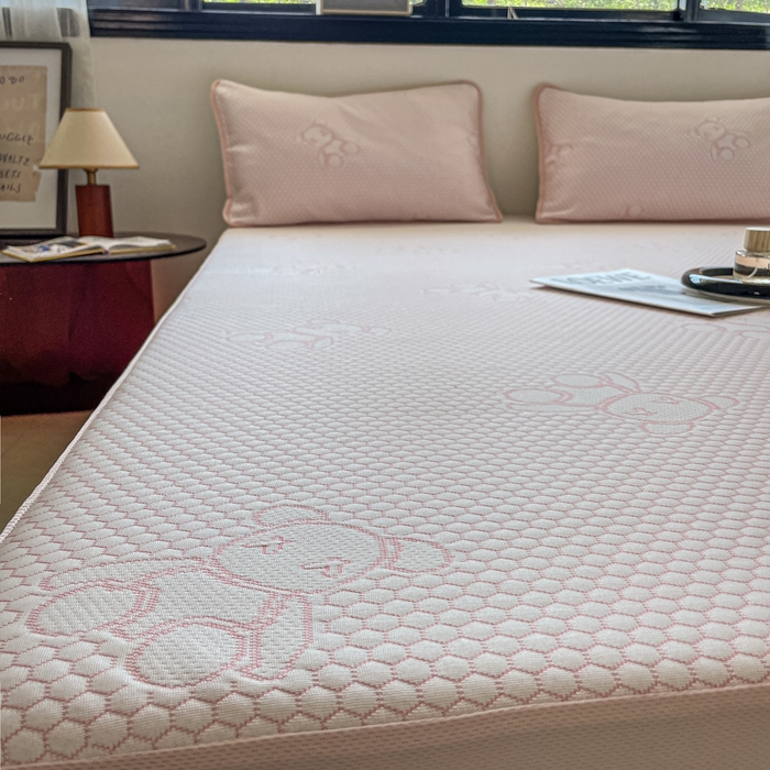 91家纺网 家纺一手货源 找家纺 （总）悦织湾家纺 2026新款提花凉豆豆凉席三件套夏季3D豆豆席冰爽席子床笠款蝴蝶结小熊系列