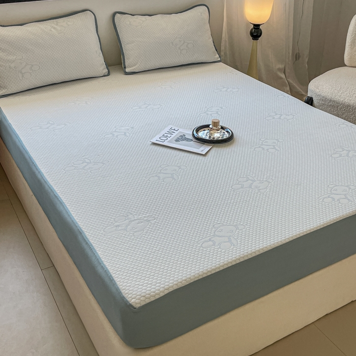 91家纺网 家纺一手货源 找家纺 悦织湾家纺 2026新款提花凉豆豆凉席三件套夏季3D豆豆席冰爽席子床笠款蝴蝶结小熊系列 暴力熊蓝