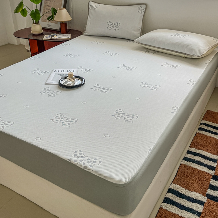 91家纺网 家纺一手货源 找家纺 悦织湾家纺 2026新款提花凉豆豆凉席三件套夏季3D豆豆席冰爽席子床笠款蝴蝶结小熊系列 蝴蝶结灰