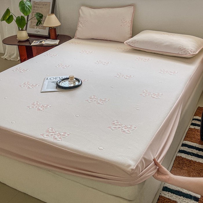 91家纺网 家纺一手货源 找家纺 悦织湾家纺 2026新款提花凉豆豆凉席三件套夏季3D豆豆席冰爽席子床笠款蝴蝶结小熊系列 蝴蝶结粉