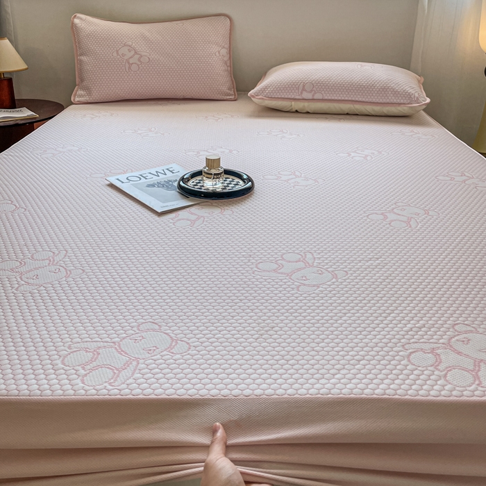 91家纺网 家纺一手货源 找家纺 悦织湾家纺 2026新款提花凉豆豆凉席三件套夏季3D豆豆席冰爽席子床笠款蝴蝶结小熊系列 暴力熊粉