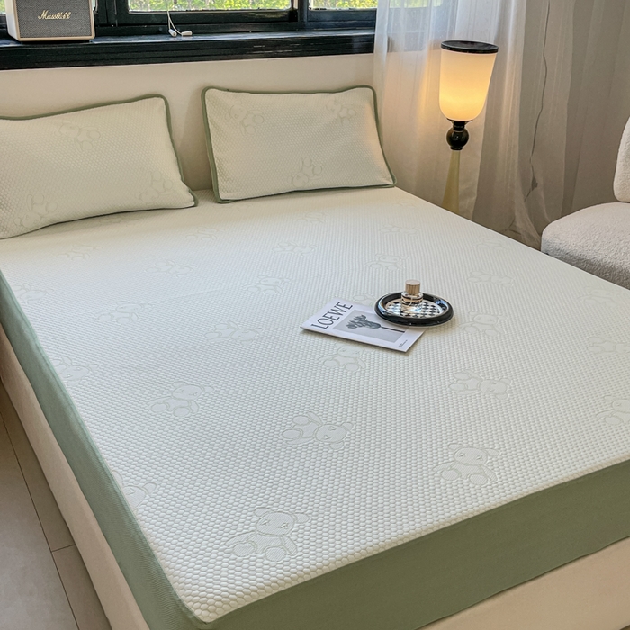 91家纺网 家纺一手货源 找家纺 悦织湾家纺 2026新款提花凉豆豆凉席三件套夏季3D豆豆席冰爽席子床笠款蝴蝶结小熊系列 暴力熊绿