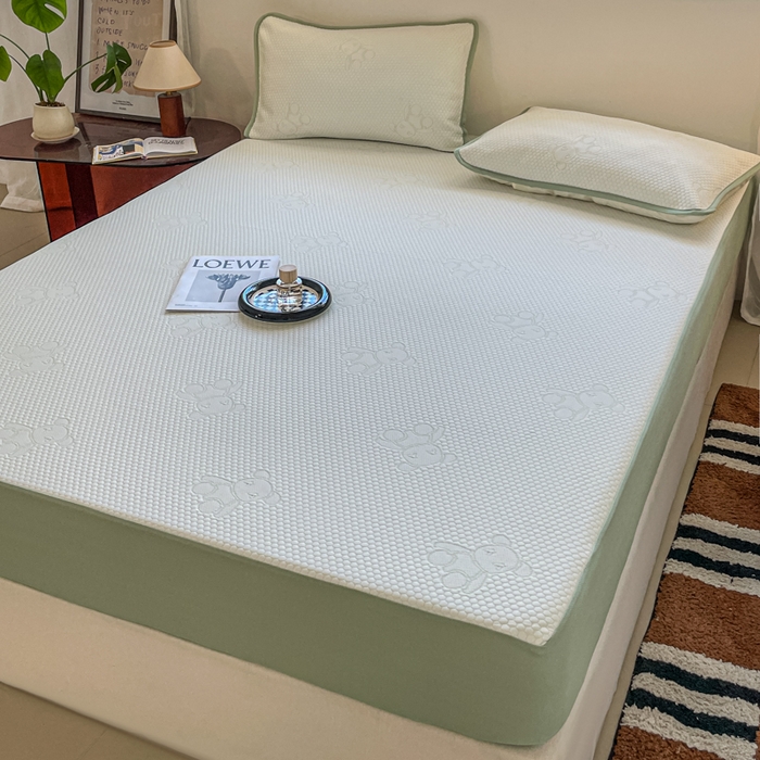 91家纺网 家纺一手货源 找家纺 悦织湾家纺 2026新款提花凉豆豆凉席三件套夏季3D豆豆席冰爽席子床笠款蝴蝶结小熊系列 暴力熊绿