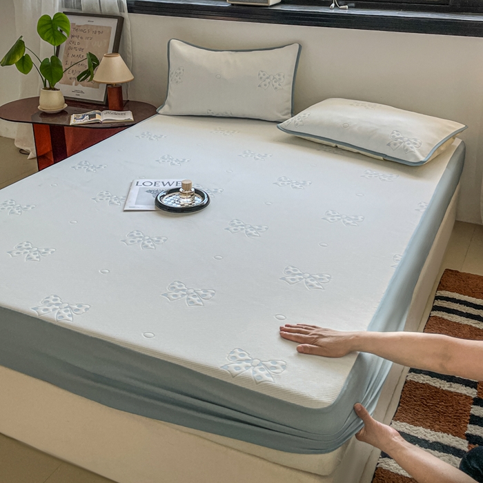 91家纺网 家纺一手货源 找家纺 悦织湾家纺 2026新款提花凉豆豆凉席三件套夏季3D豆豆席冰爽席子床笠款蝴蝶结小熊系列 蝴蝶结蓝