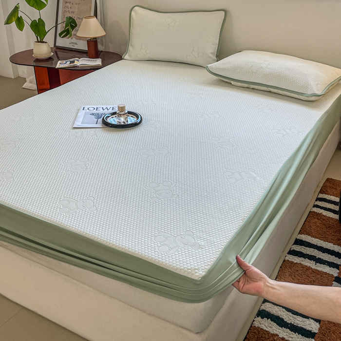 91家纺网 家纺一手货源 找家纺 悦织湾家纺 2026新款提花凉豆豆凉席三件套夏季3D豆豆席冰爽席子床笠款蝴蝶结小熊系列 暴力熊绿