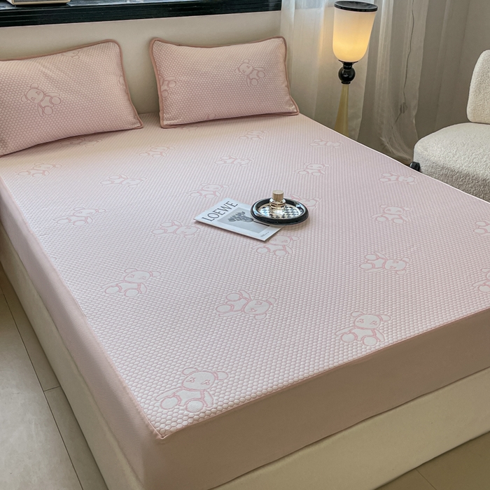 91家纺网 家纺一手货源 找家纺 悦织湾家纺 2026新款提花凉豆豆凉席三件套夏季3D豆豆席冰爽席子床笠款蝴蝶结小熊系列 暴力熊粉