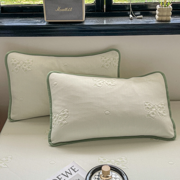 91家纺网 家纺一手货源 找家纺 悦织湾家纺 2026新款提花凉豆豆凉席三件套夏季3D豆豆席冰爽席子床笠款蝴蝶结小熊系列 蝴蝶结绿