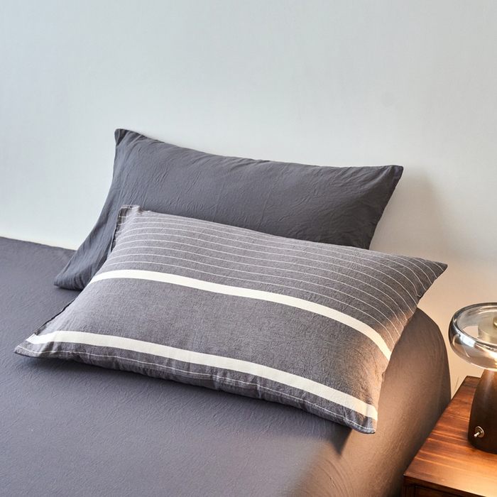 91家纺网 家纺一手货源 找家纺 春皖家纺 2026春夏新款全棉水洗棉单枕套枕套单件单品枕套 素雅-灰条
