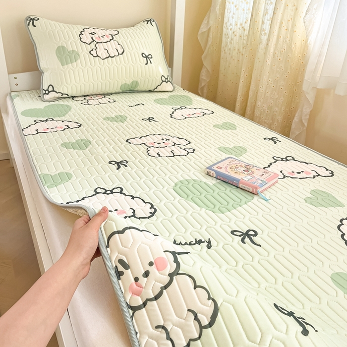 91家纺网 家纺一手货源 找家纺 川悦生活 2026新款大版宿舍凉感丝学生床凉席三件套 啵唧小狗